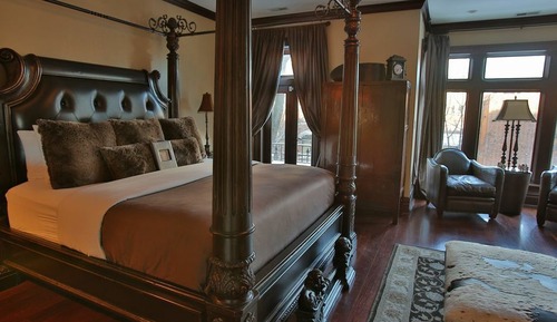 Grand Tuscan Suite