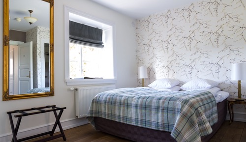 Small Estate Room