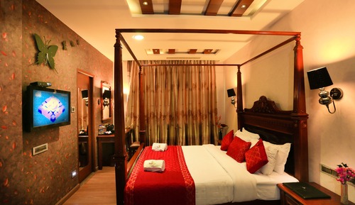 Luxury Suite, 1 Queen Bed, Patio, Executive Level
