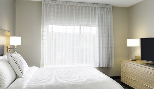 Suite, 1 Queen Bed with Sofa bed (Mobility/Hearing Access, Roll-in Shwr)