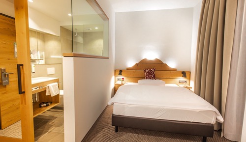 Deluxe Single Room, 1 Queen Bed
