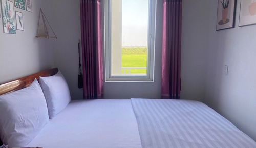 Standard Double Room, 1 King Bed, Non Smoking, Mountain View