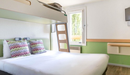 Triple Room, Multiple Beds