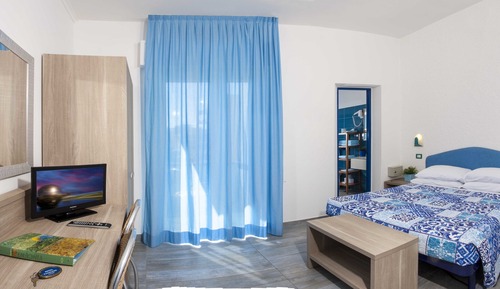 Double or Twin Room, Partial Sea View