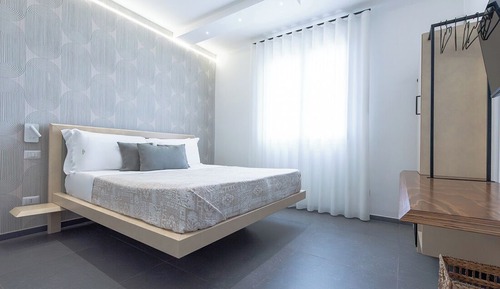 Comfort Room, Kitchenette