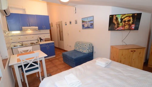 Classic Studio, 1 Queen Bed