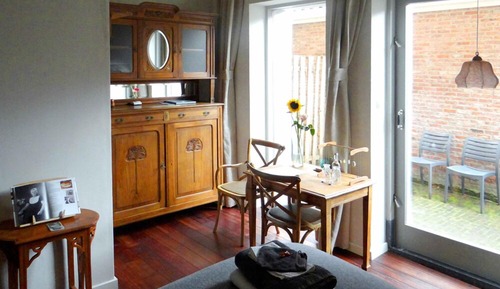 Double Room (4)