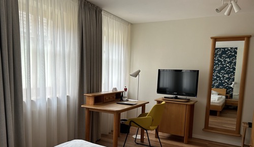 Single Room, Annex Building