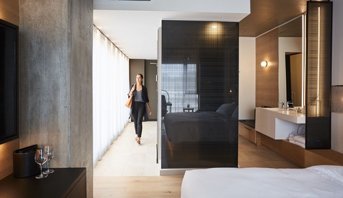 Premium Room, 1 King Bed, City View, Corner