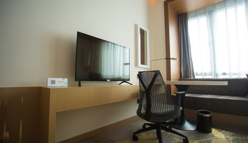 Deluxe Room, 1 King Bed, Garden View