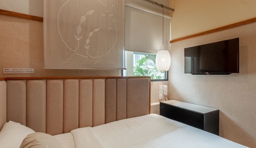 Deluxe Room with Window
