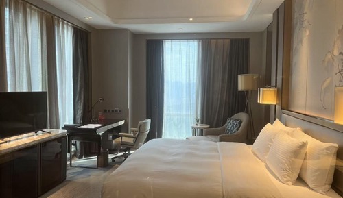  Grand Deluxe King Room