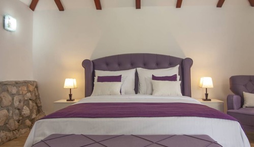 Deluxe Studio Suite