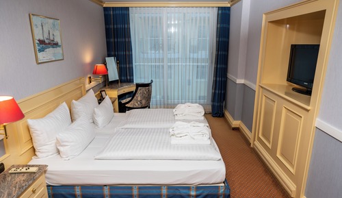 Suite, 2 Bedrooms, Balcony (Side Seaview from the Balcony)