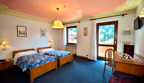 Comfort Room, 1 Double Bed, Non Smoking, Mountain View