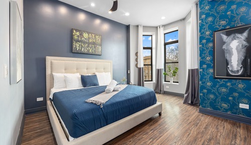 Premium Room, 1 King Bed, Shared Bathroom
