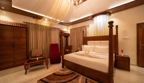 Honeymoon Suite