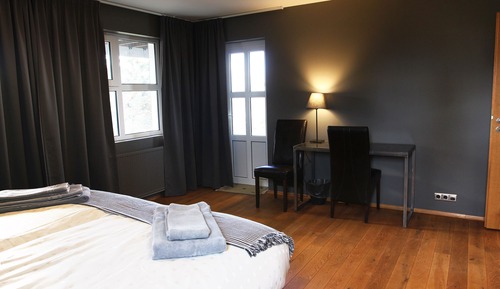 Suite, Private Bathroom