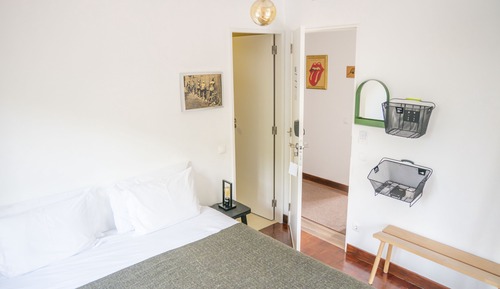Basic Double or Twin Room, 1 Bedroom, Balcony, Corner