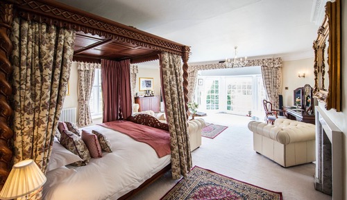 Presidential Suite, Bathtub, Garden View