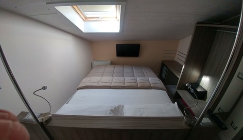 Loft, Partial Sea View