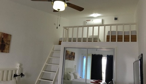 Executive Studio Suite, 1 King Bed, Non Smoking, Pool View