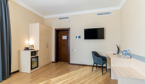 Suite, 1 King Bed with Sofa bed, Non Smoking