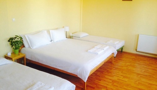 Standard Quadruple Room, Private Bathroom, Garden View