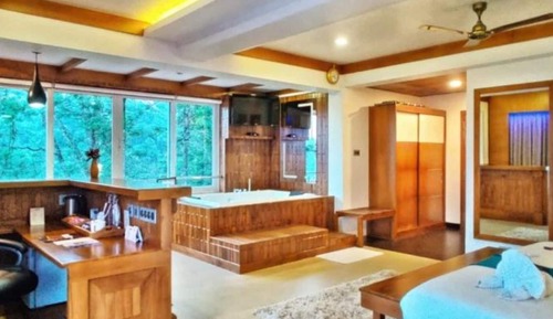 Honeymoon Studio Suite