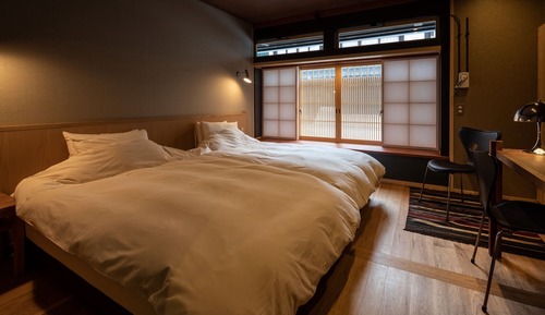 Standard Twin Room without bathtub (CHAYA 102)