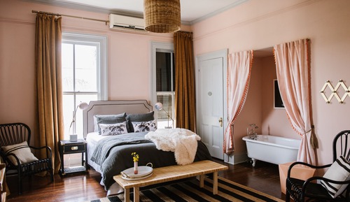 Room, 1 Queen Bed (The Socialite)