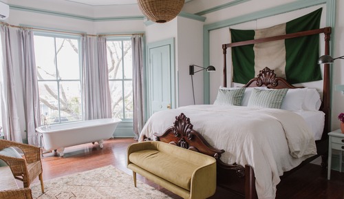 Room, 1 King Bed (The Preacher)