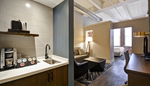 Suite, 1 King Bed with Sofa bed, Accessible (Comm)