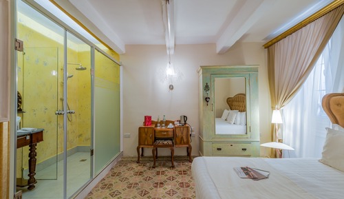 Deluxe Double Room (Maltese Balcony)
