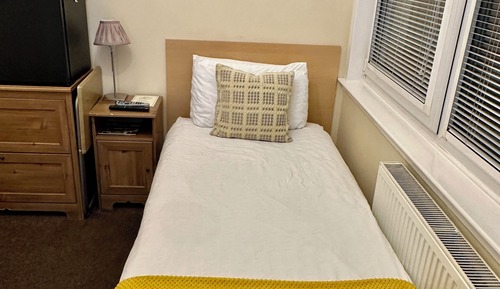 Small Family Room, Ensuite, Balcony (Room 5)