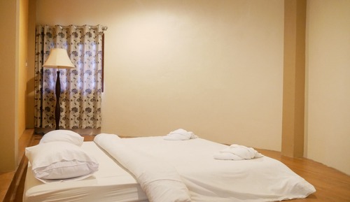 2-Connecting Room with River View 