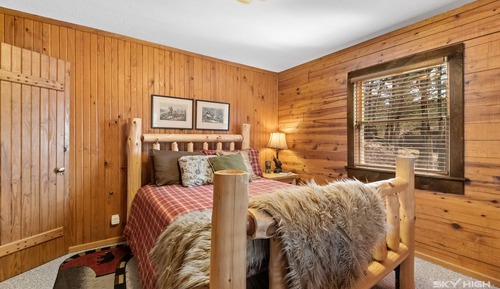 Luxury Cabin, 2 Queen Beds, Hot Tub, Hill View (The Lakehouse)