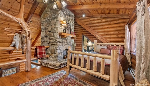 Luxury Cabin, Multiple Beds, Jetted Tub, Lake View (The Cattleman)