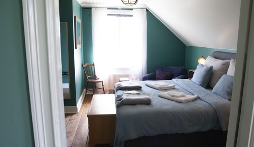 Comfort Double Room, Shared Bathroom, Garden View (Green)