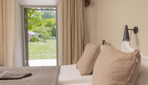 Classic Double Room, 1 Queen Bed, Private Bathroom, Poolside