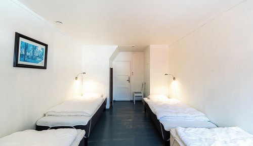 Basic Room, Multiple Beds, Shared Bathroom, Mountain View