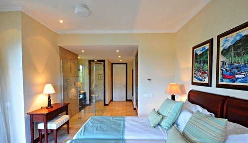 Luxury Apartment, 3 Bedrooms, Beach View, Beachfront