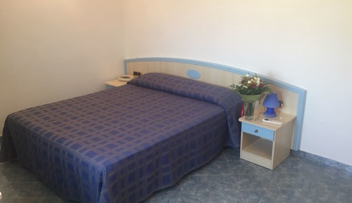 Double Room, 1 Queen Bed