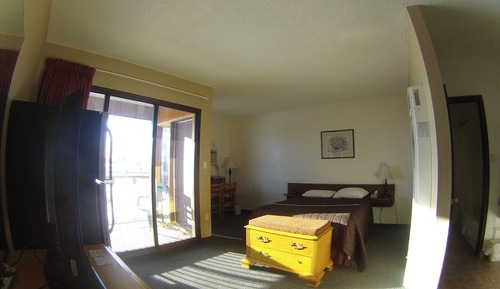 Standard Single Room, 1 queen bed (private bathroom)