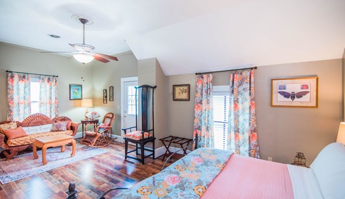 Deluxe Room, 1 King Bed, Terrace