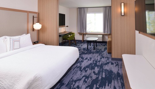 Suite, 1 King Bed with Sofa bed, Non Smoking (Hearing Accessible)