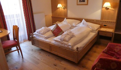 Economy Double Room, Balcony, Mountain View