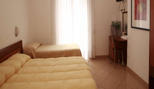 Family Room (3 persons)