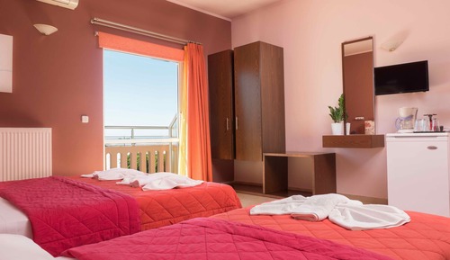 Triple Room (5)