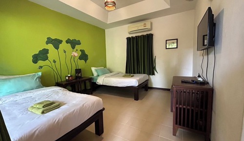 Family Room, 2 Bedrooms